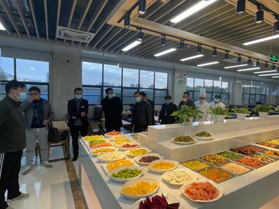 中南財經政法大學一行來飲食服務中心調研